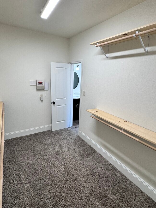 Building Photo - 15833 Bent Rose Way