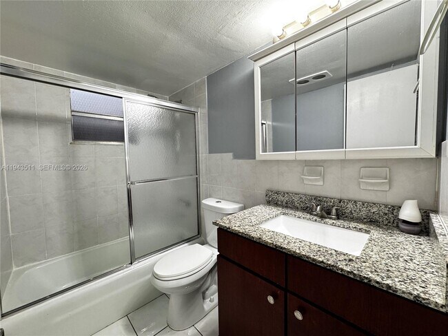 Building Photo - 30 SE 4th Ave