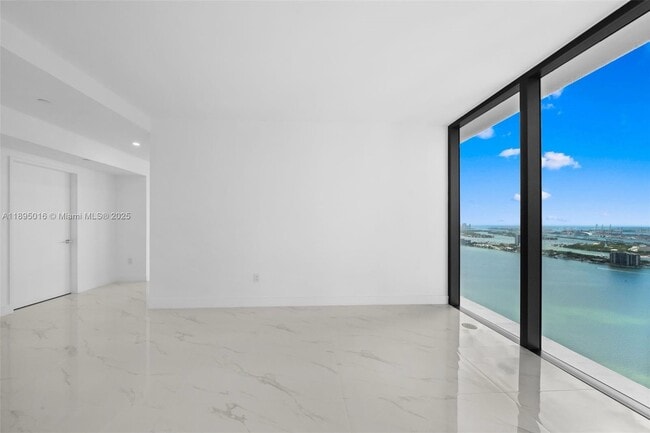 Building Photo - 700 NE 24 # 3707 MIAMI, FL 33137