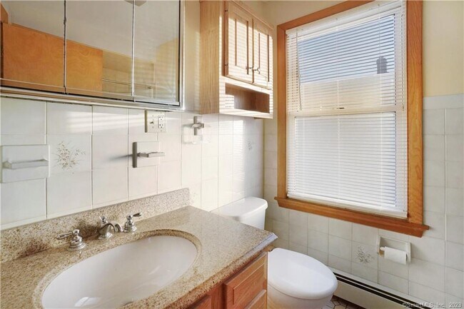 Building Photo - 132 Hemingway Ave