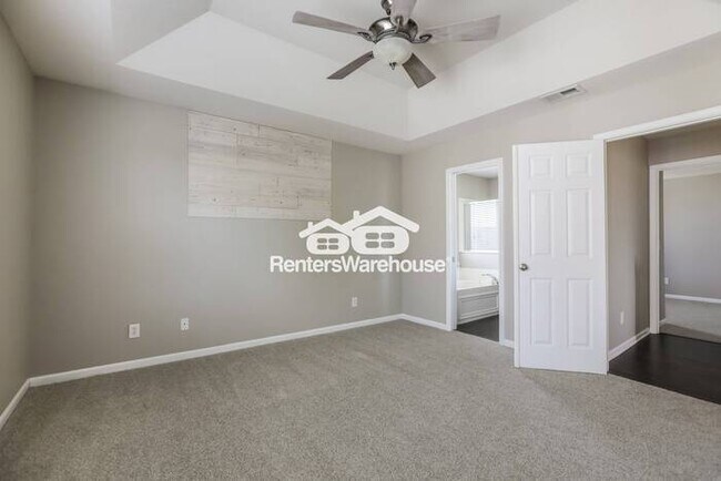 Building Photo - Amazing 4 Bed, 2.5 Bath Home in Lee's Summ...