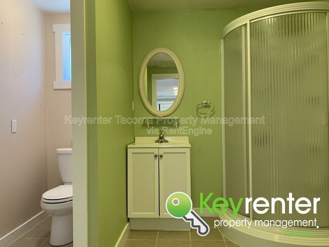 Building Photo - 1355 E 44th St