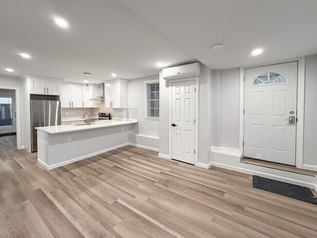 Building Photo - 29 Avon St