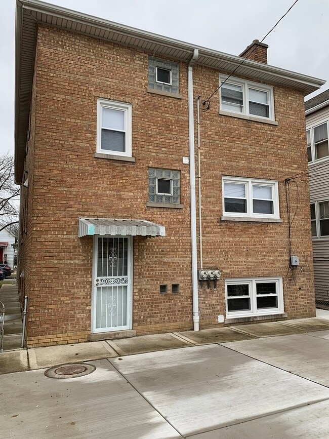 Building Photo - 4221 S Mozart St