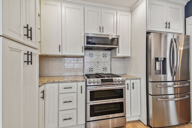 Building Photo - Riverside Heights Historic Bungalow!