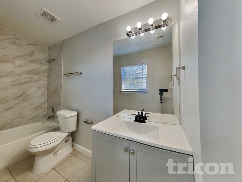 Building Photo - 10111 Victoria Falls Ln