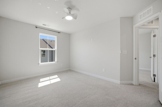 Building Photo - Chesapeake-Townhouse-Cardinal Meadows-3BR-2.5BA-1 Car Garage