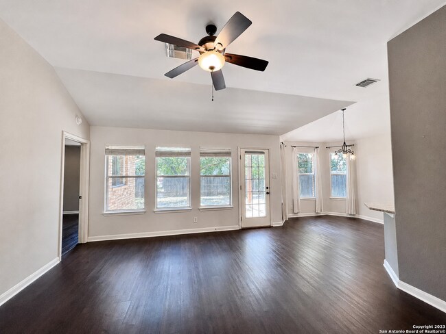 Building Photo - Charming 3-Bed Home Near Medical Center w/ Private Greenbelt Backyard!