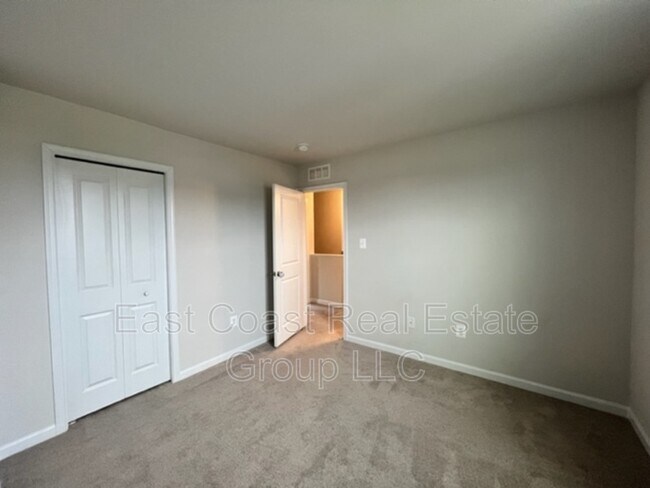 Building Photo - 216 Salida Trl