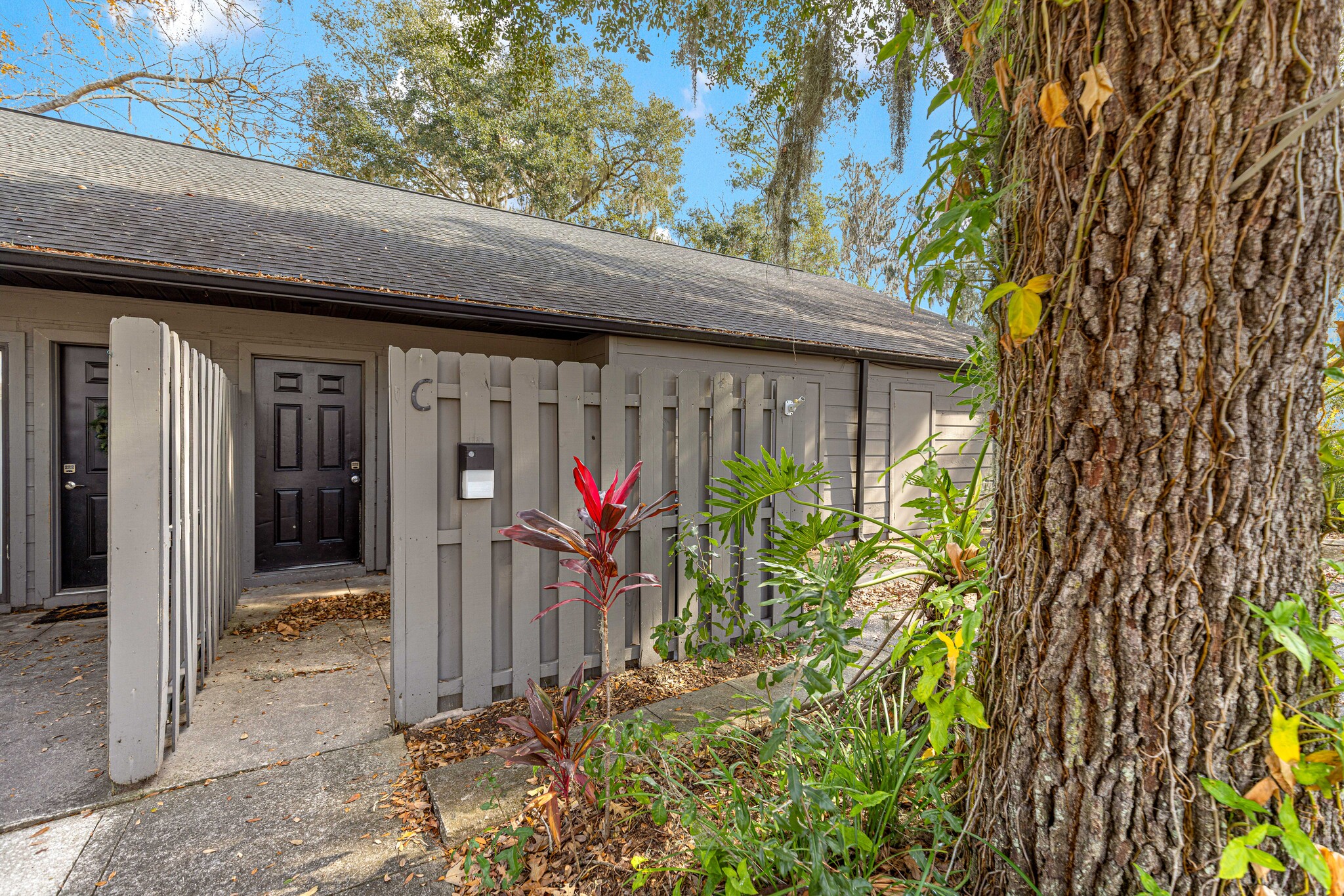 Building Photo - 4151 SE 22nd Ave