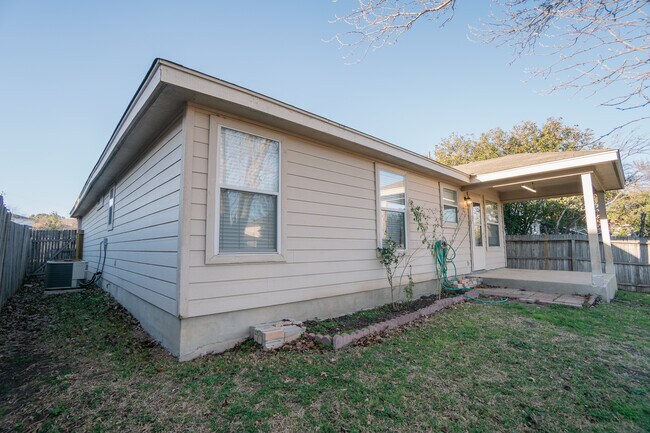 Building Photo - 10610 Tiger Way