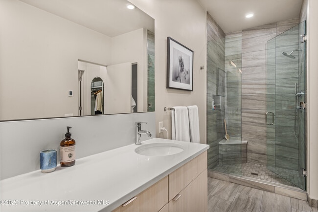 Building Photo - 113 Valley Ct