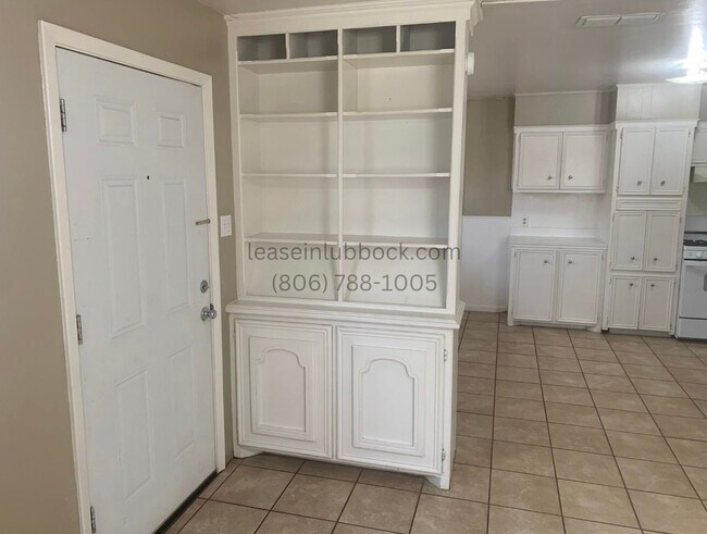Building Photo - 3 bed, 1.5 bath home