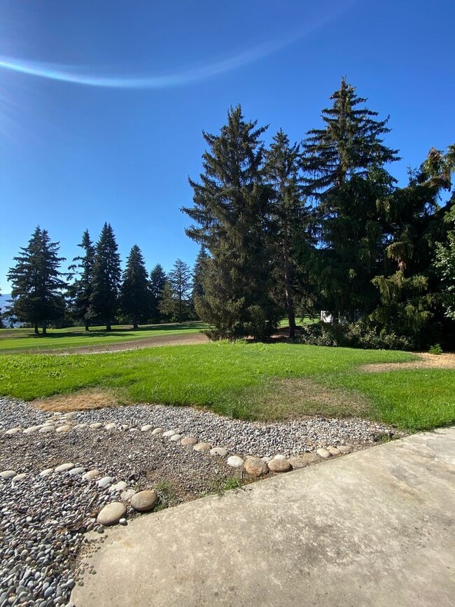 Building Photo - Four Bed, Two Bath Single Family Home with Fantastic View ON the Golf Course!