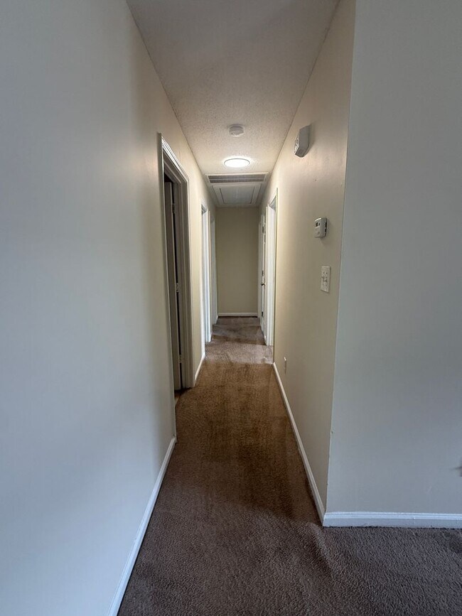 Building Photo - 8135-8135 Carlton Trail NW