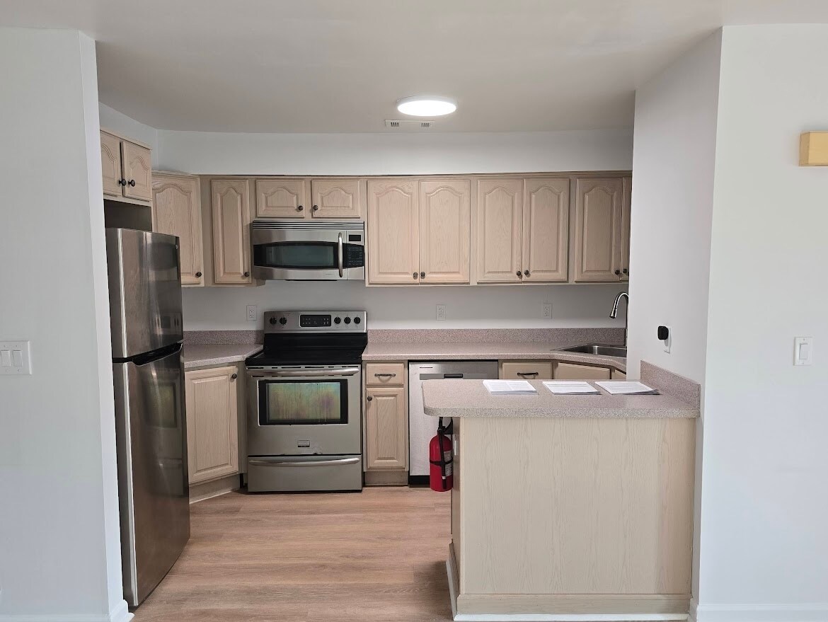 Kitchen - 45 Augusta Dr
