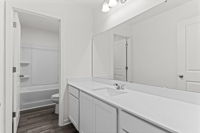 Building Photo - 325 Spaight Acrs Wy