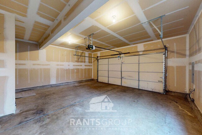 Building Photo - 8014 Bedford Ln SE