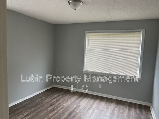 Building Photo - 346 Modder Ave