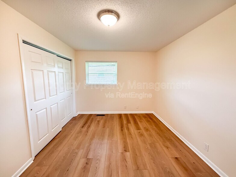 Building Photo - 7490 Austin Dr