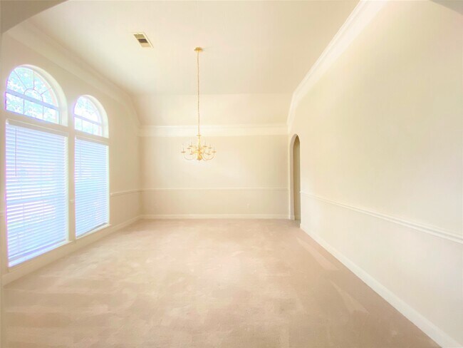 Building Photo - 10122 Meridian Lakes Dr