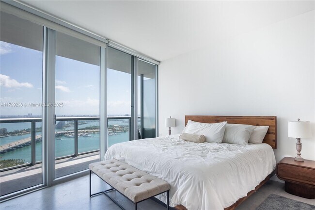 Building Photo - 888 Biscayne Blvd