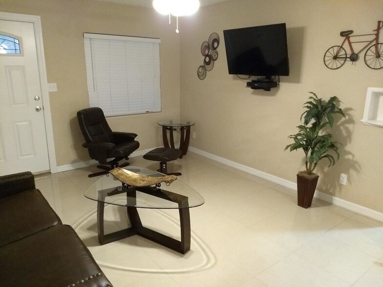 Living Room - 2512 Musselwhite Ave