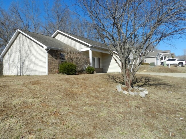 Building Photo - 24430 Tanglewood Rd