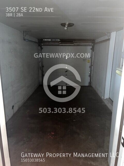 Building Photo - 3507 SE 22nd Ave