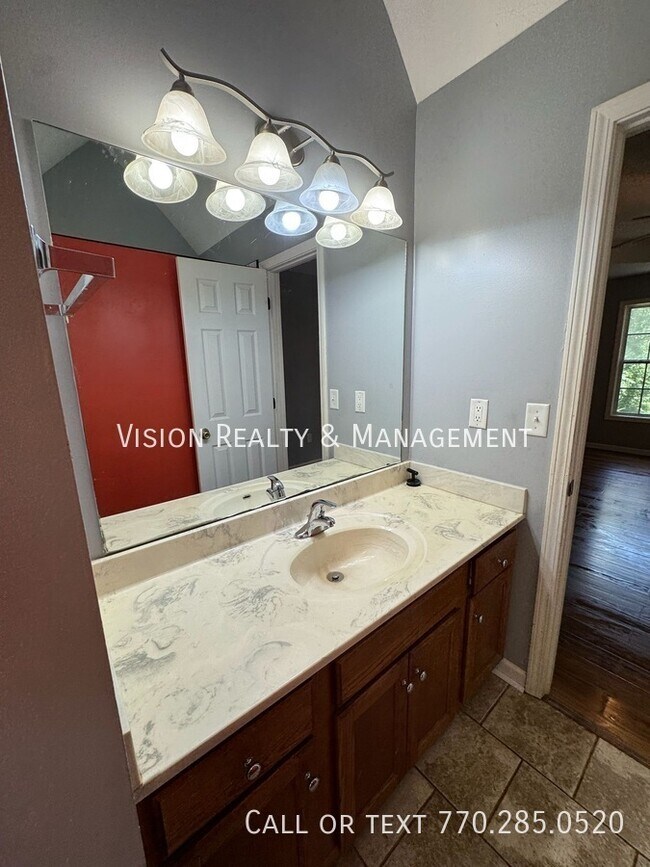 Building Photo - 210 Edgemont Dr