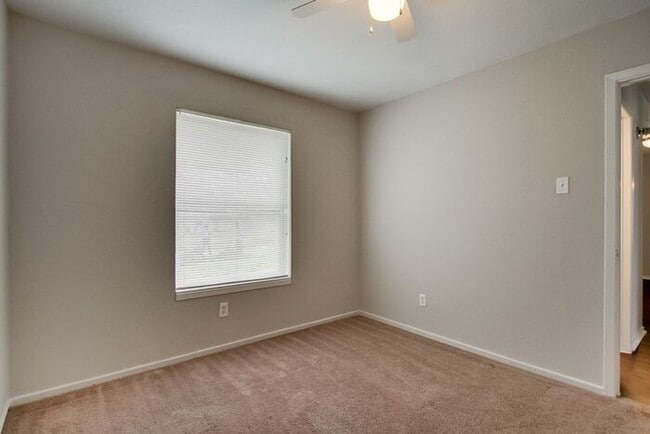 Building Photo - No Application Fees* $500 off 1st month re...