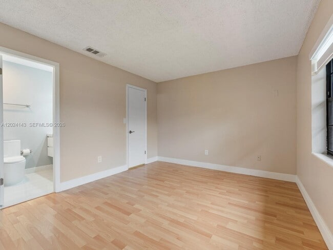 Building Photo - Southwest 46th Street, Miami, FL 33175 - 4 BR 2 BA single-family home