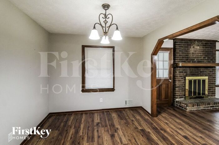 Building Photo - 2144 Moon Dr SW