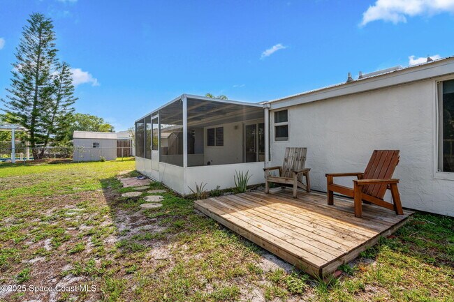 Building Photo - 1310 Mariposa Dr NE