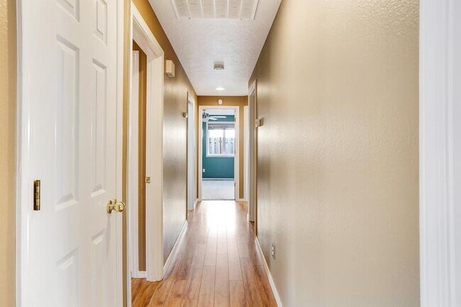 Building Photo - 1075 Mildred Ln SE