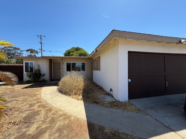 Primary Photo - 3 Bedroom 2 Bathroom House for Rent