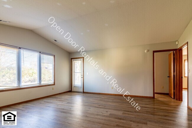 Building Photo - 1416/1418 Lakehurst Dr.