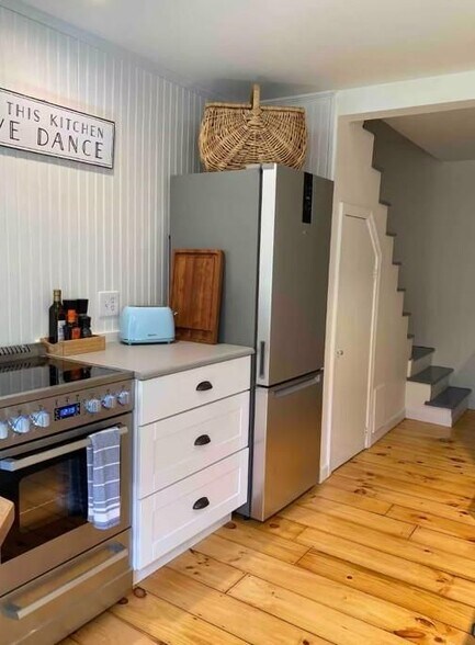 Building Photo - 87 Wood Ln