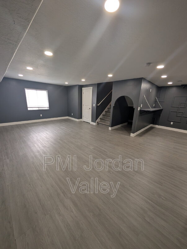 Building Photo - 5077 Arete Way