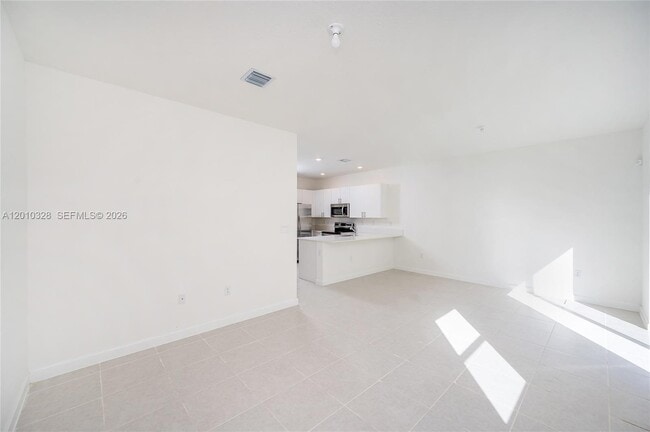 Building Photo - 2642 SE 10th St