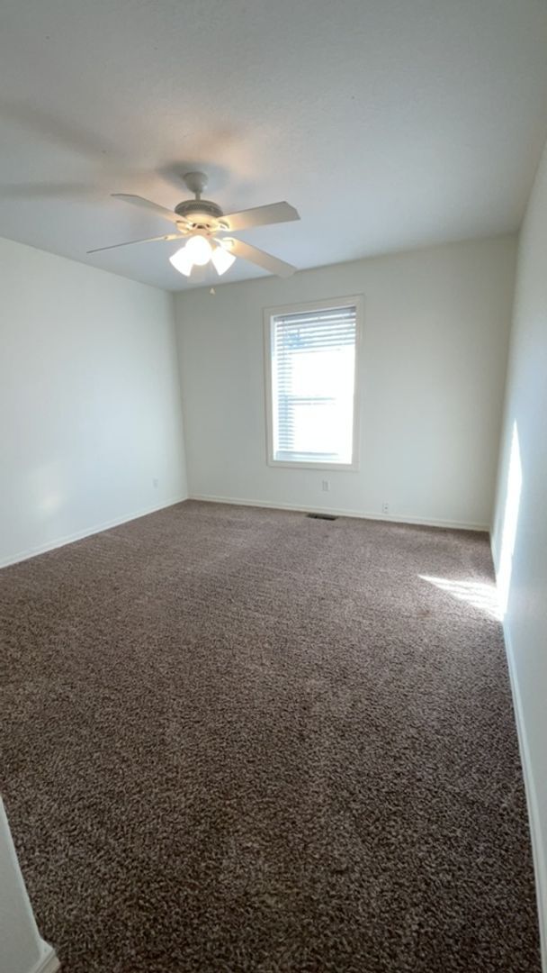 Building Photo - Well-maintained 3-bedroom, 2-bath home in ...