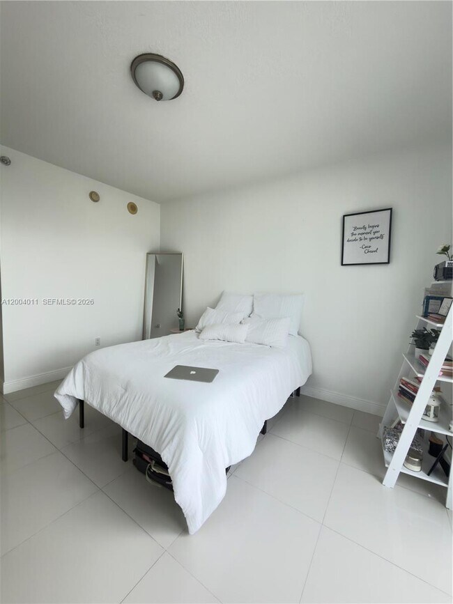 Building Photo - 185 SW 7th St