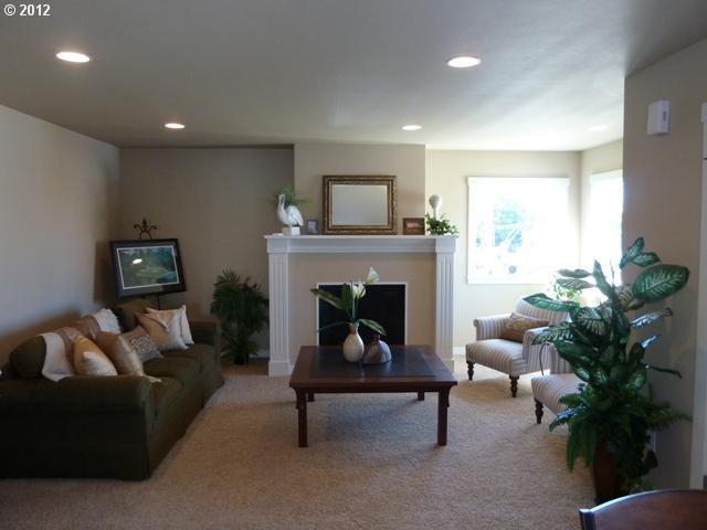 Building Photo - Charming 3 bedroom, 2 bath home