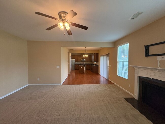 Building Photo - Gorgeous Sanford Home with Fenced Yard