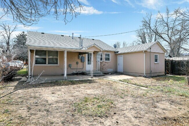 Building Photo - 2318 Templeton Gap Rd