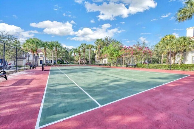 Building Photo - 360 SE Rogers Ct