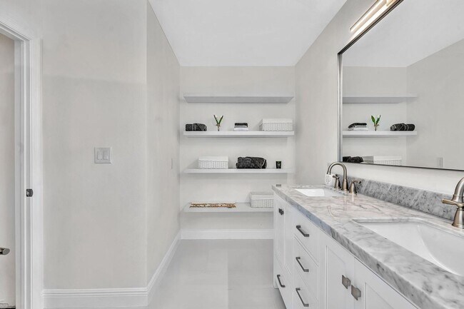 Building Photo - 36 Monterey Pointe Dr