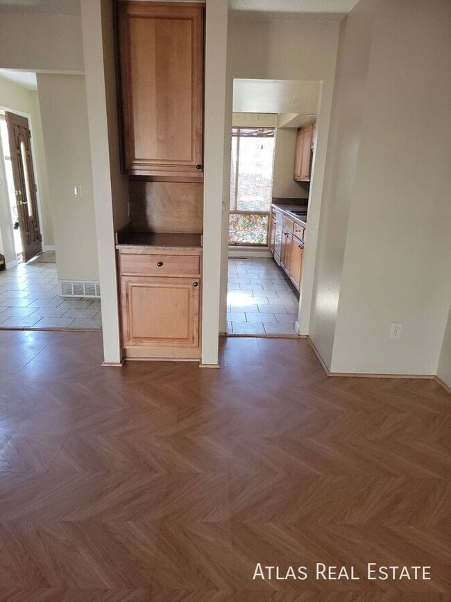 Building Photo - 408 Columbia Rd