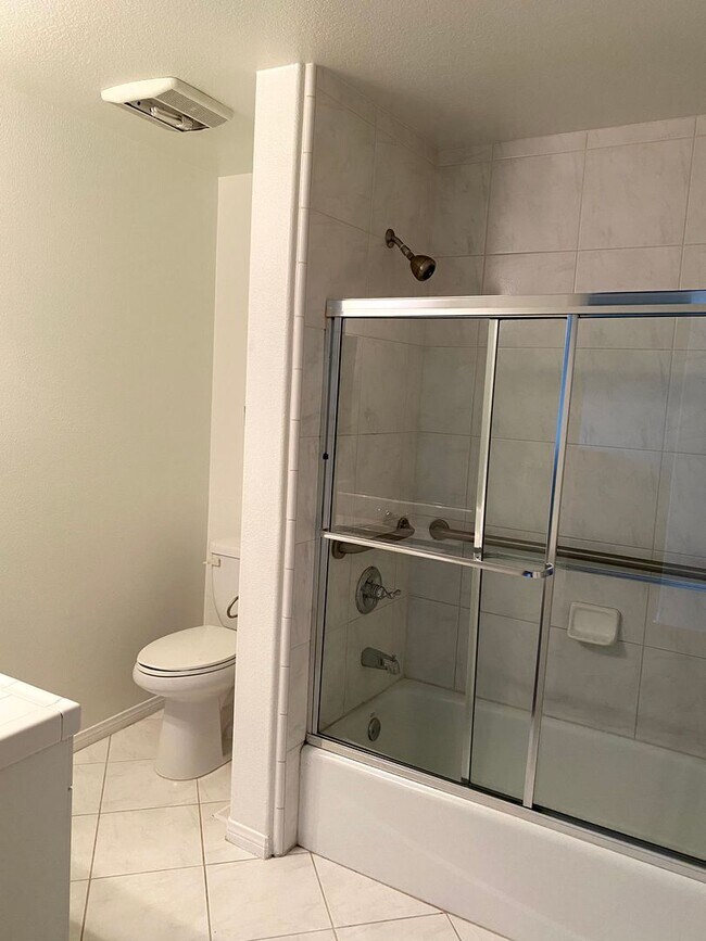 Building Photo - Serene 55+ Living in the Heart of Torrance | 2 Bed, 2 Bath Condo