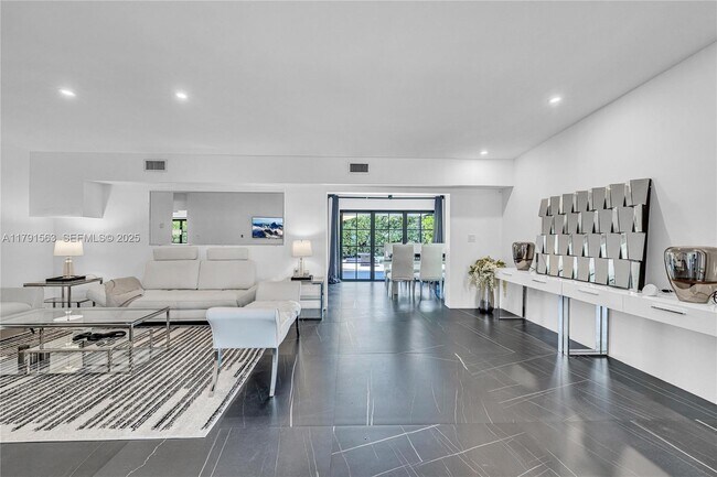 Building Photo - 560 NW 116th Terrace